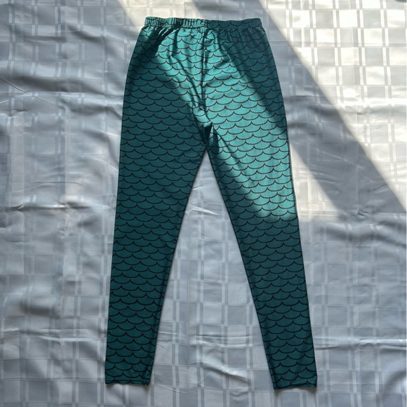 Mermaid Style Green Scale Pattern Leggings - Picture 11 of 12